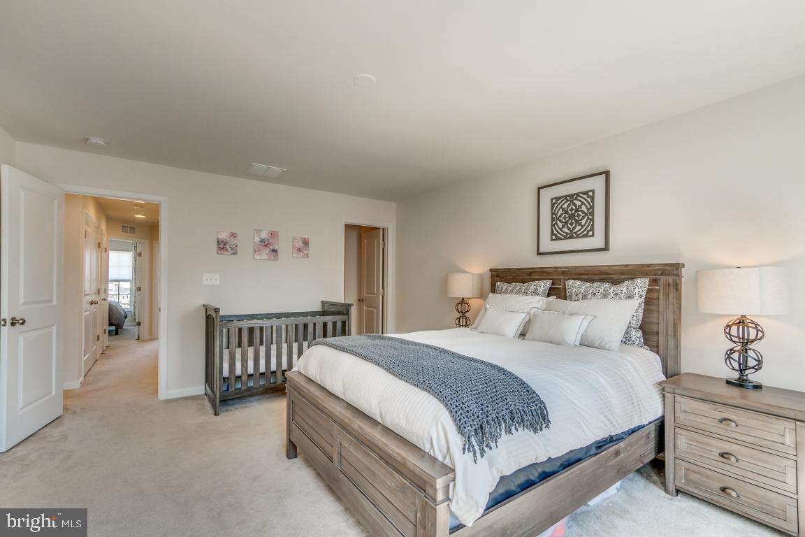 8934 Dahlgren Ridge Road Manassas, VA 20111 - Photo 18 of 41 Spacious Master Bedroom