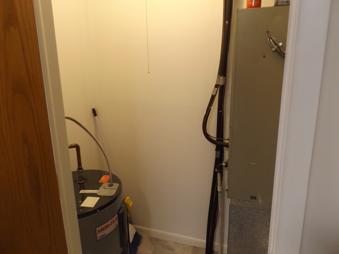 613 West Central Road, Unit C1 Mount Prospect, IL 60056 - Photo 6 of 14 a bathroom with a sink