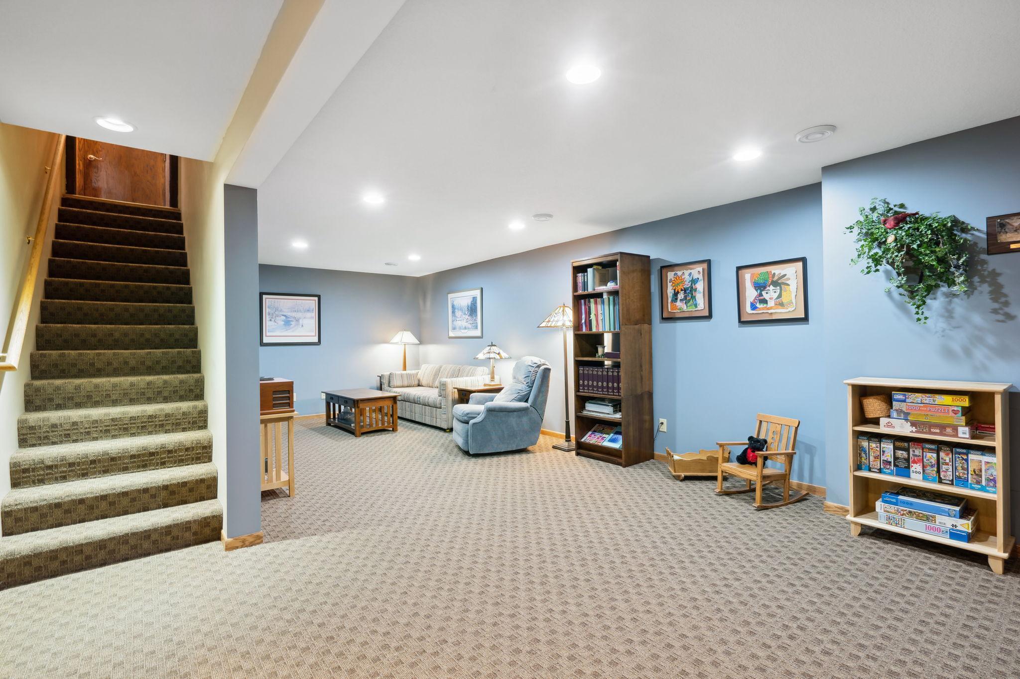 966 Cobb Road Shoreview, MN 55126 - Photo 13 of 31 Gallery Image 13