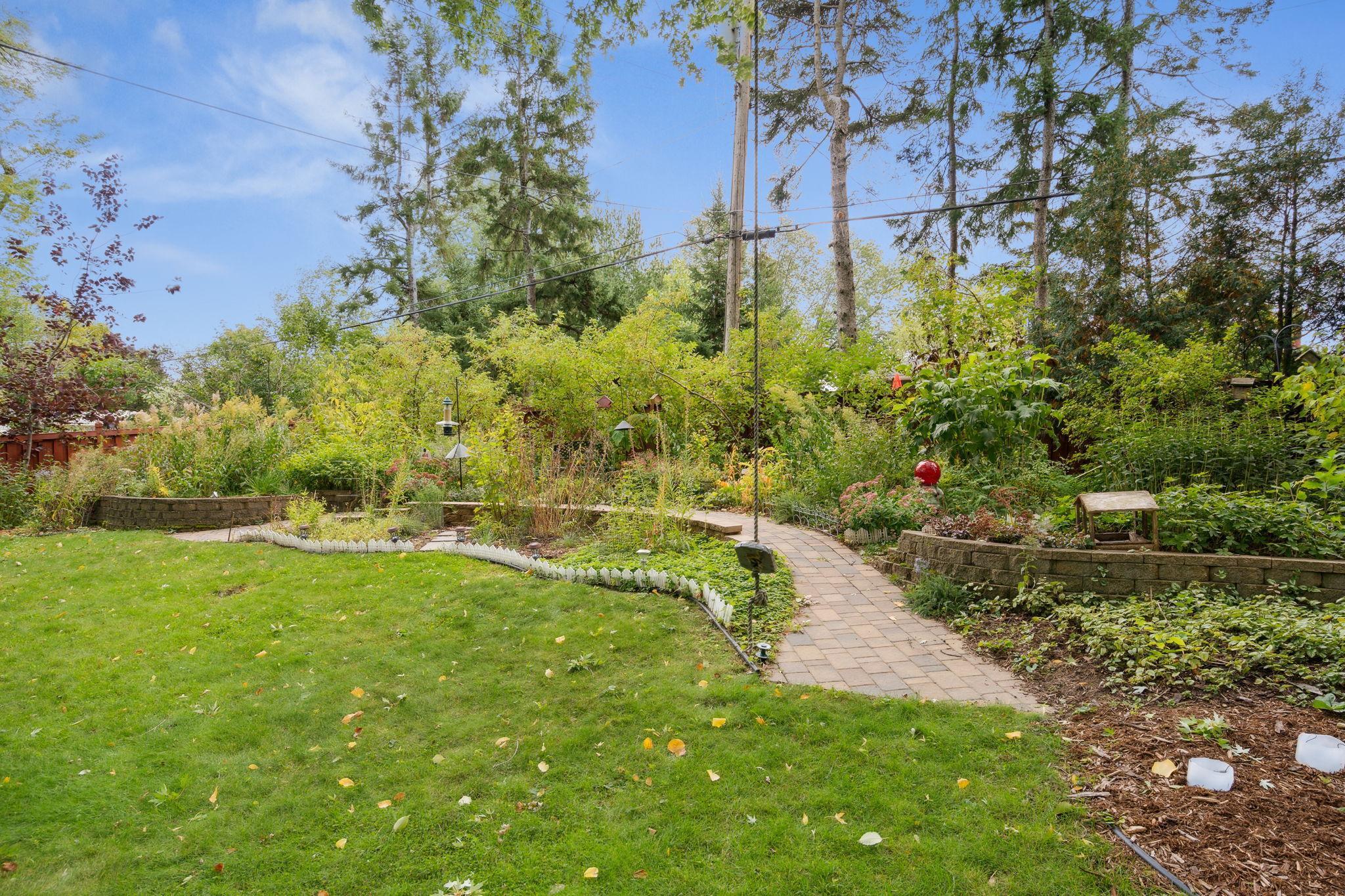 966 Cobb Road Shoreview, MN 55126 - Photo 24 of 31 Gallery Image 24