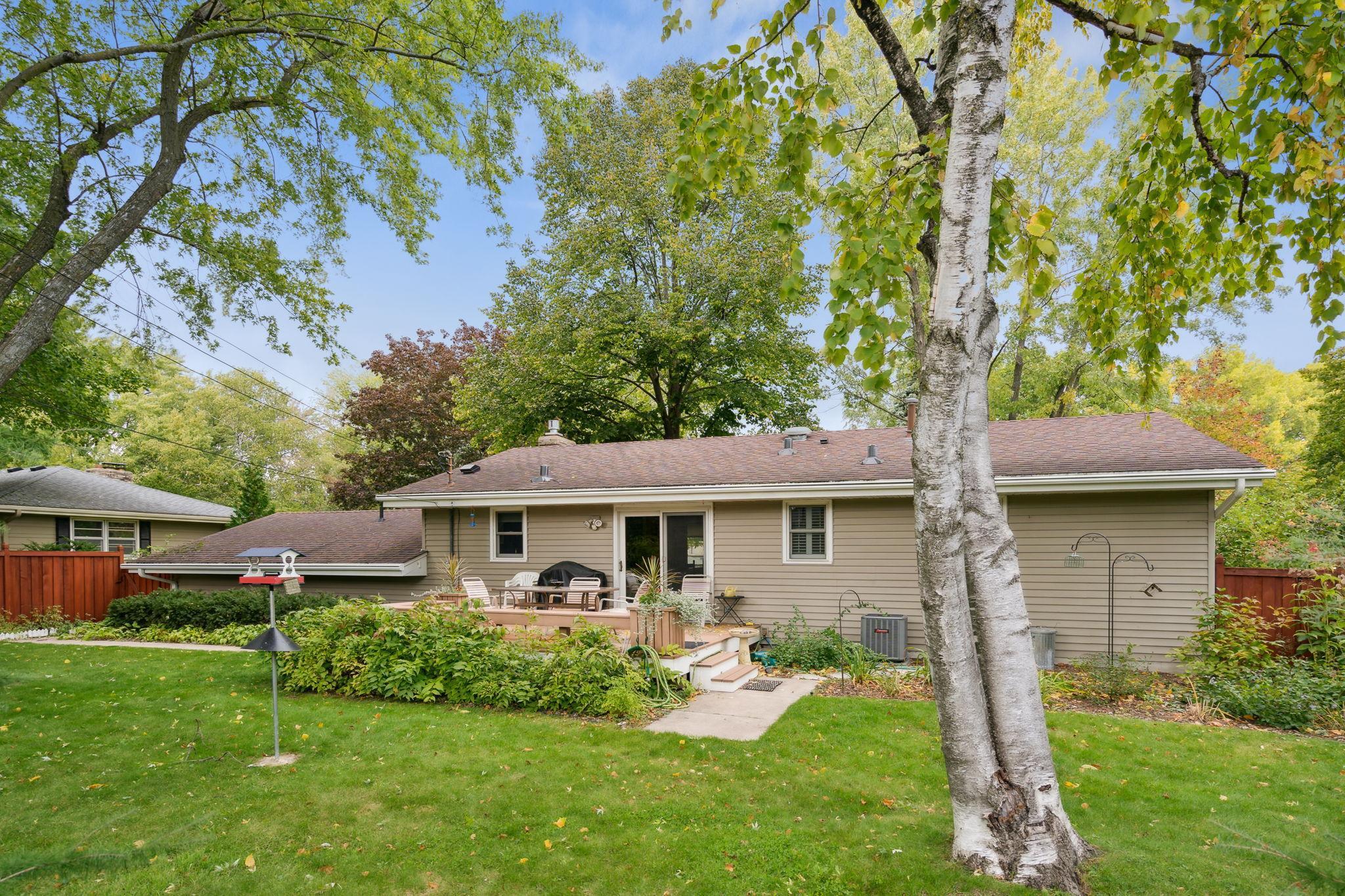 966 Cobb Road Shoreview, MN 55126 - Photo 27 of 31 Gallery Image 27