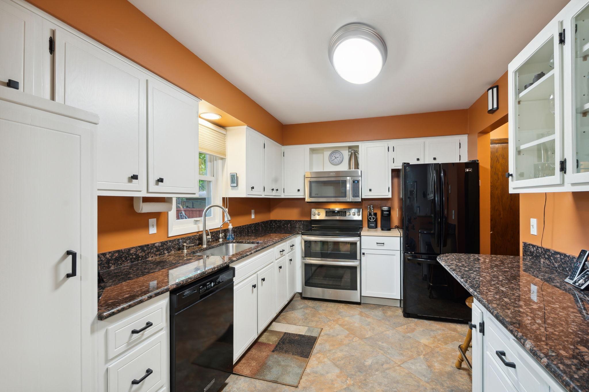 966 Cobb Road Shoreview, MN 55126 - Photo 7 of 31 Gallery Image 7