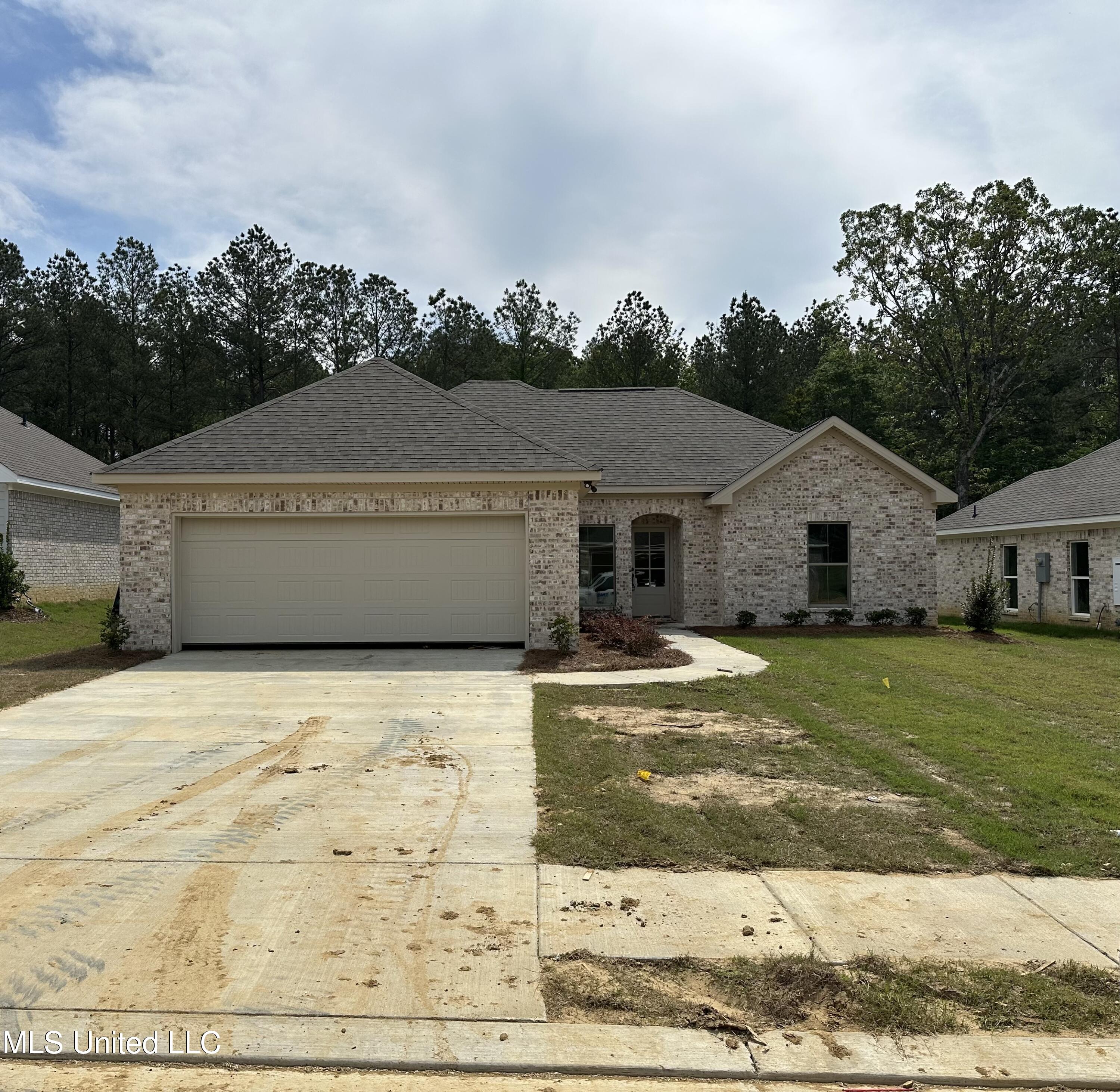 963 Riverside Lane Pearl, MS 39208 - Photo 1 of 14 Front