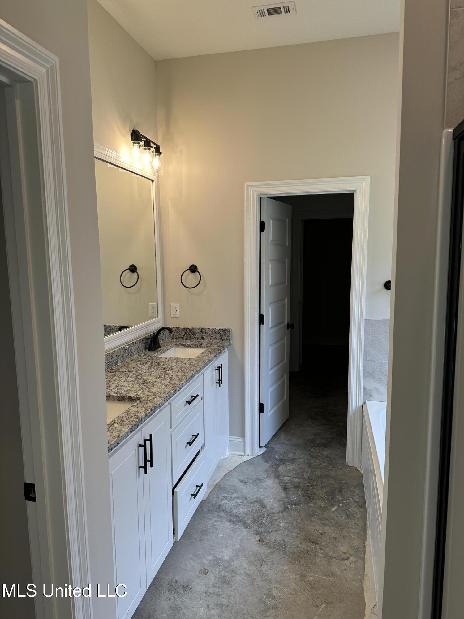 963 Riverside Lane Pearl, MS 39208 - Photo 7 of 14 IMG_1148
