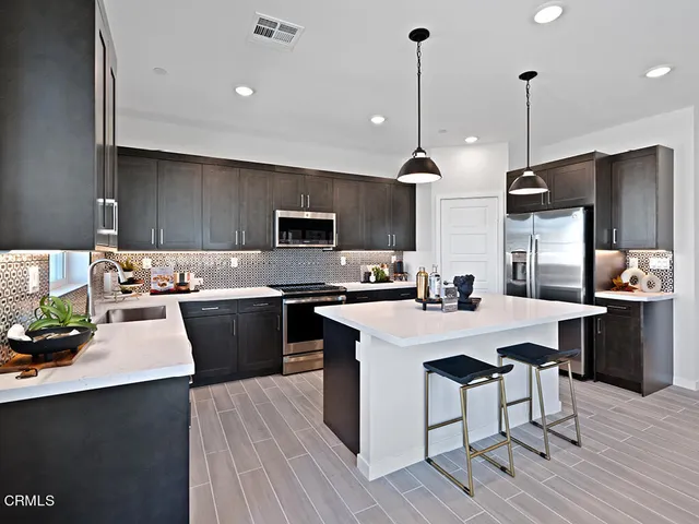 $624,990 | 111 Yellow Birch Lane, Piru, CA 93040