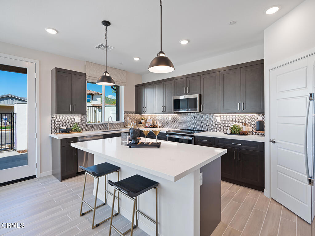 111 Yellow Birch Lane Piru, CA 93040 - Photo 4 of 24 Model Home