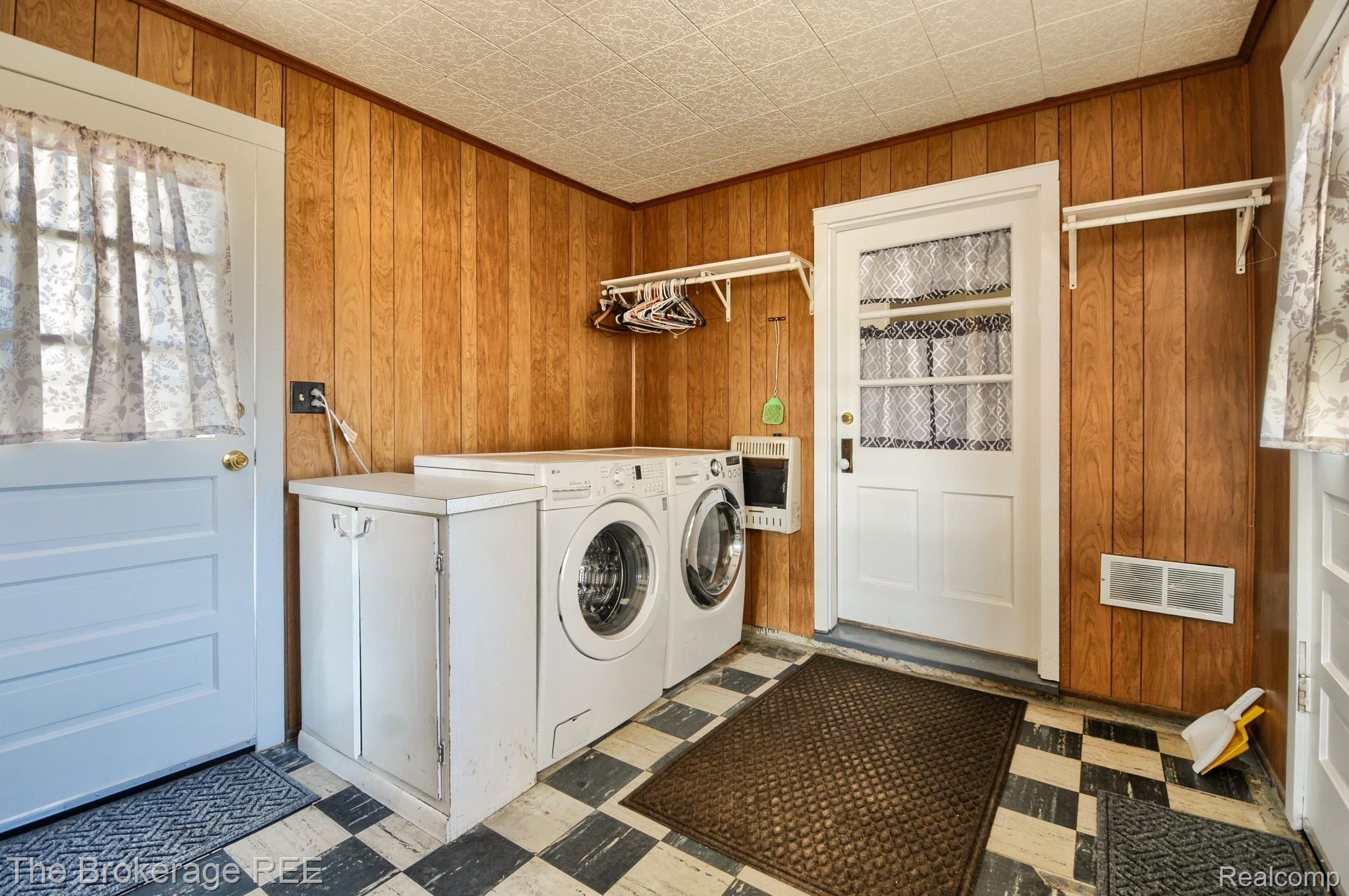 12339 Duffield Road Montrose, MI 48457 - Photo 6 of 34 SD3_4272-HDR(5).jpg