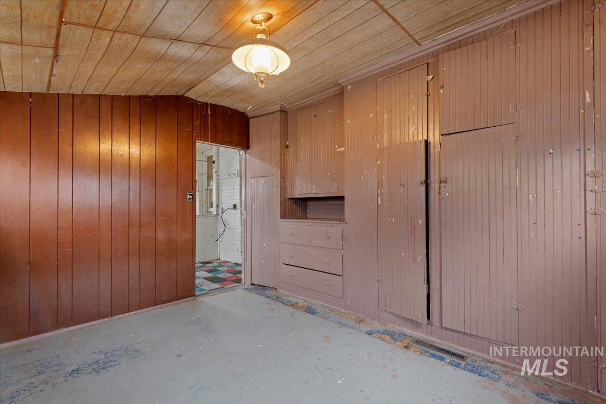2114 North 9th Street Boise, ID 83702 - Photo 13 of 22 Bedroom with built in closets