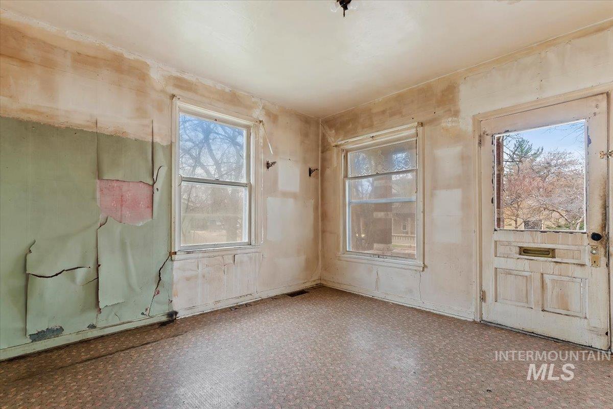 2114 North 9th Street Boise, ID 83702 - Photo 6 of 22 Walk in to this classic 1910 home.