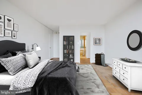 $385,000 | 5225 Pooks Hill Road, Unit 1412N, Bethesda, MD 20814