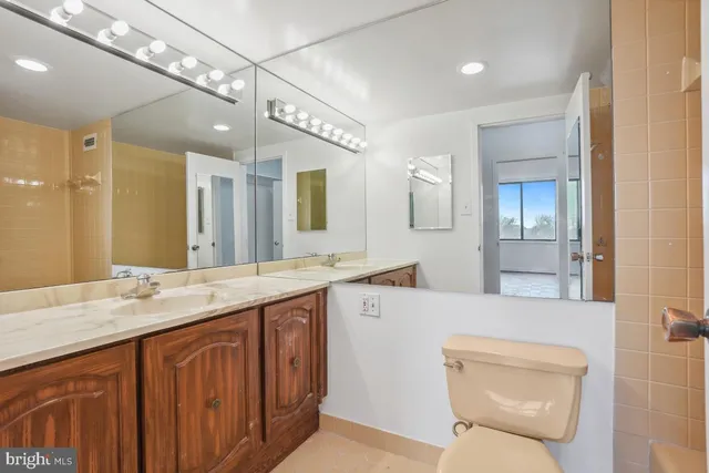 $400,000 | 5225 Pooks Hill Road, Unit 1412N, Bethesda, MD 20814