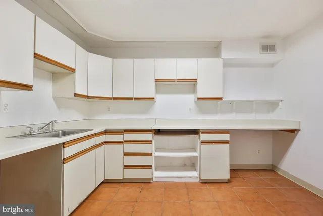 $400,000 | 5225 Pooks Hill Road, Unit 1412N, Bethesda, MD 20814