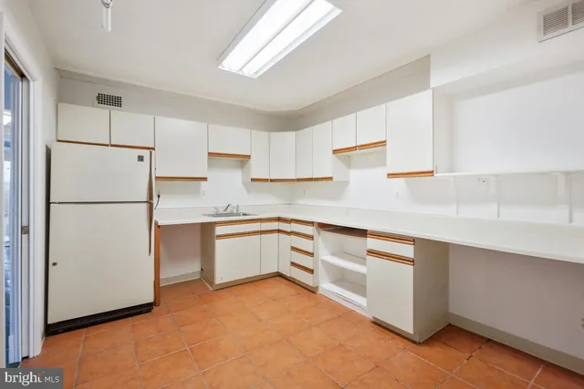 $400,000 | 5225 Pooks Hill Road, Unit 1412N, Bethesda, MD 20814