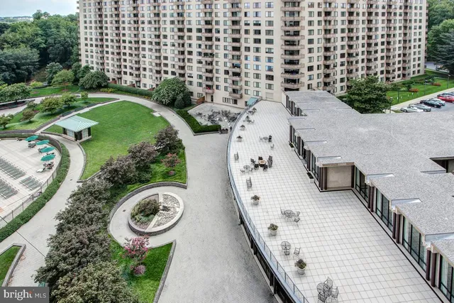 $400,000 | 5225 Pooks Hill Road, Unit 1412N, Bethesda, MD 20814