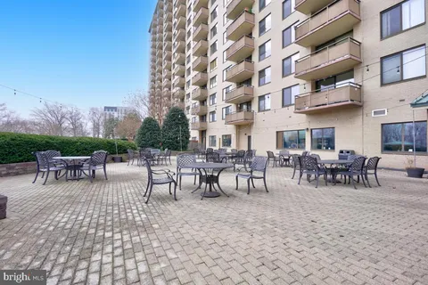 $385,000 | 5225 Pooks Hill Road, Unit 1412N, Bethesda, MD 20814