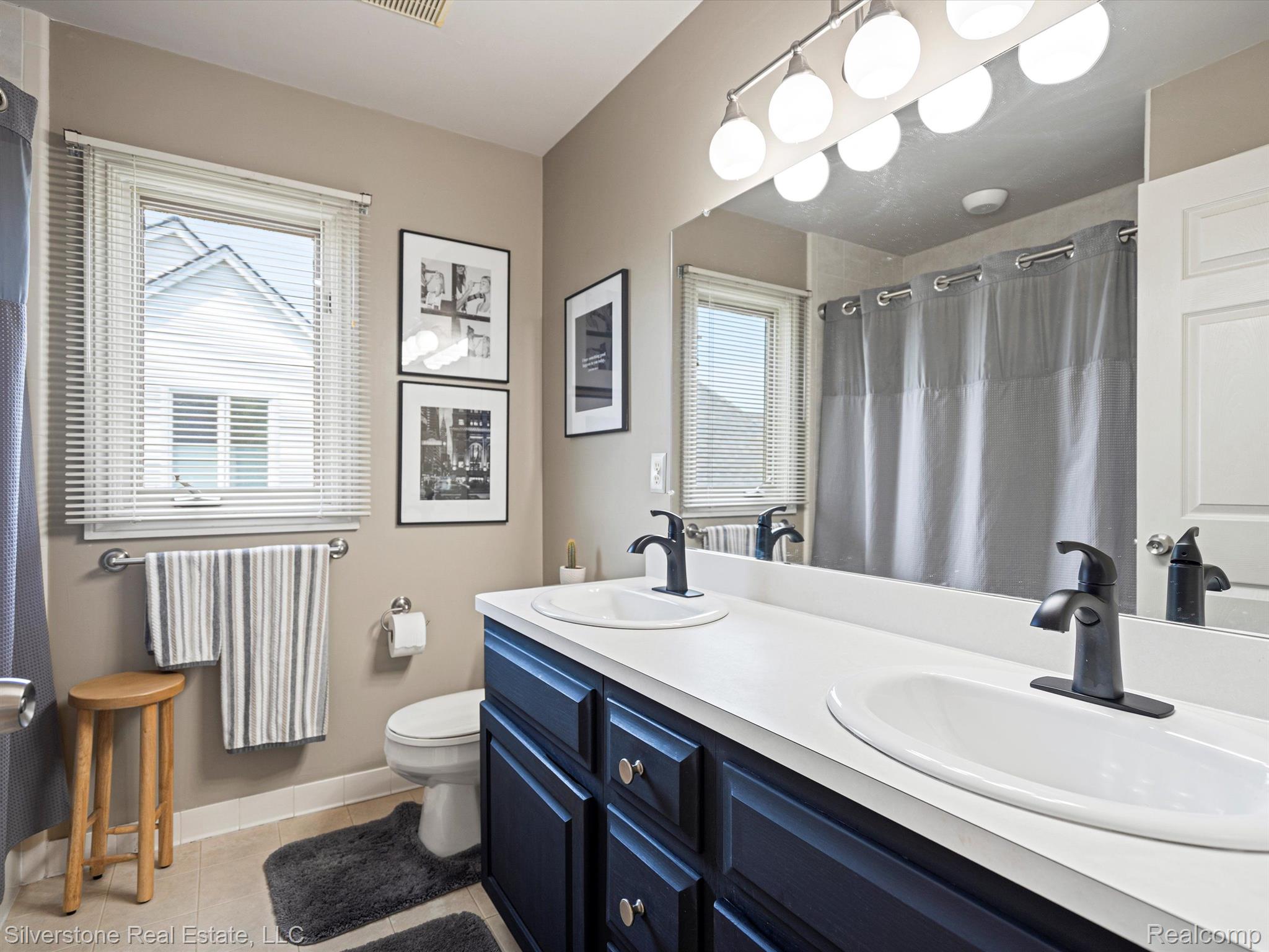 1073 Bloomview Circle Rochester, MI 48307 - Photo 33 of 45 Gallery Image 33
