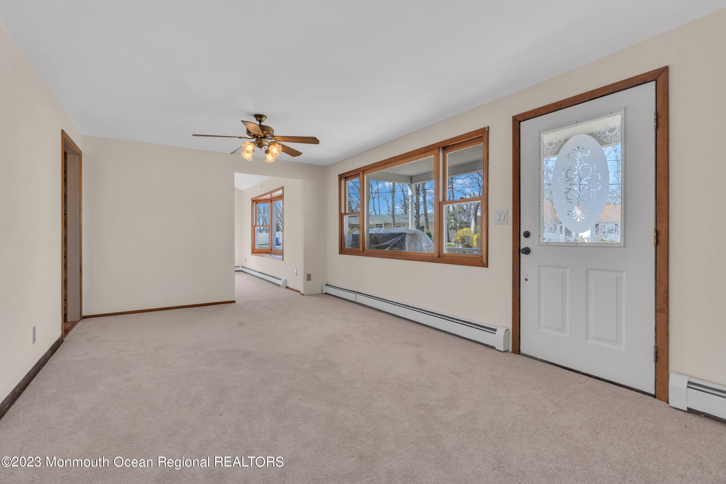 26 Hemlock Road Howell, NJ 07731 - Photo 4 of 49 009_dsc09276