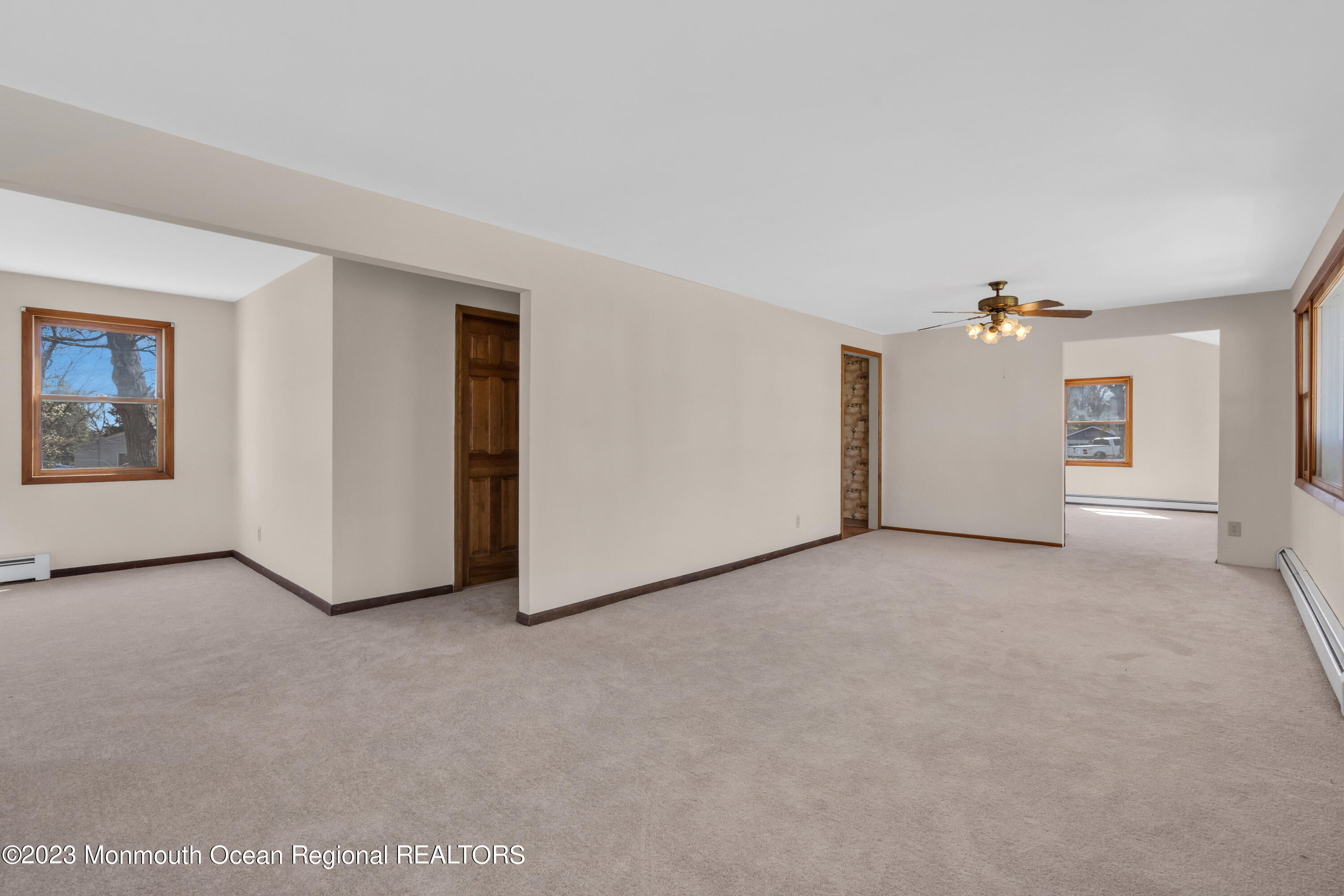 26 Hemlock Road Howell, NJ 07731 - Photo 9 of 49 014_dsc09301