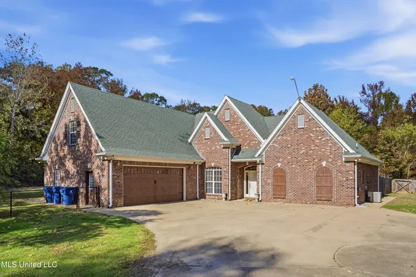$455,000 | 10988 West Commerce Street, Hernando, MS 38632