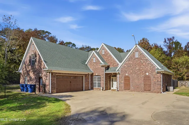 $455,000 | 10988 West Commerce Street, Hernando, MS 38632