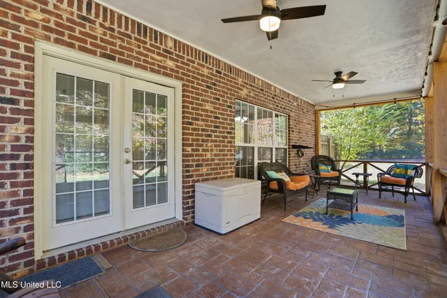 $455,000 | 10988 West Commerce Street, Hernando, MS 38632