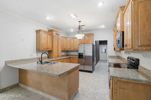 $455,000 | 10988 West Commerce Street, Hernando, MS 38632