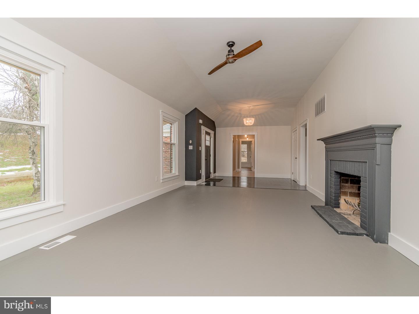 515 Summit Lane Riegelsville, PA 18077 - Photo 4 of 25 Gallery Image 4