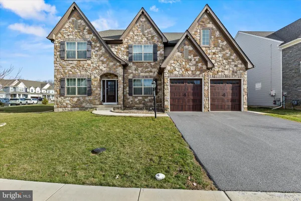 $799,900 | 15 Stallion Street, Mechanicsburg, PA 17050