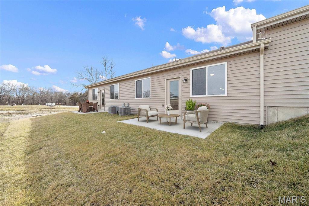 887 Walter Way Washington, MO 63090 - Photo 7 of 21
