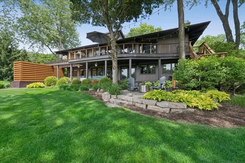 $1,675,000 | 83 Lakeview Parkway, Barrington, IL 60010