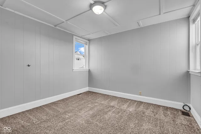 $210,900 | 709 Wheeling Avenue, Muncie, IN 47303