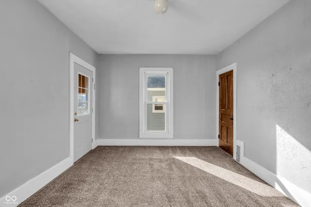 $210,900 | 709 Wheeling Avenue, Muncie, IN 47303