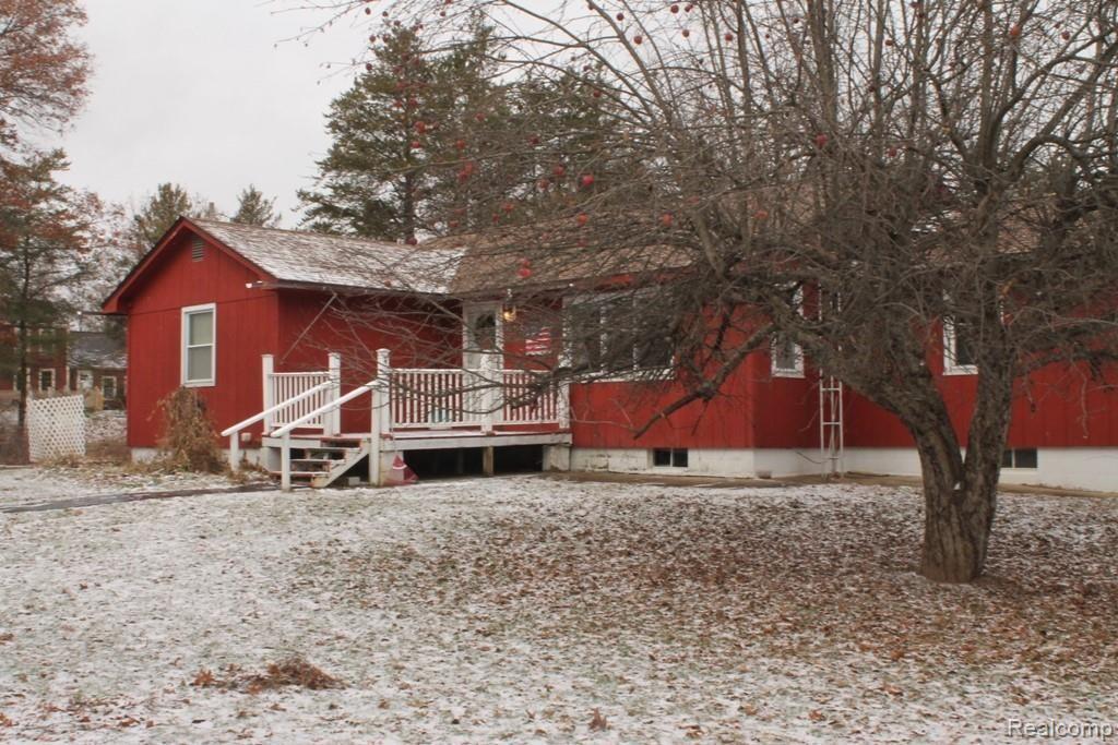 10321 Gordon Road Fenton, MI 48430 - Photo 2 of 37 Country home on 4.9 acres with fruit trees and outbuildings.