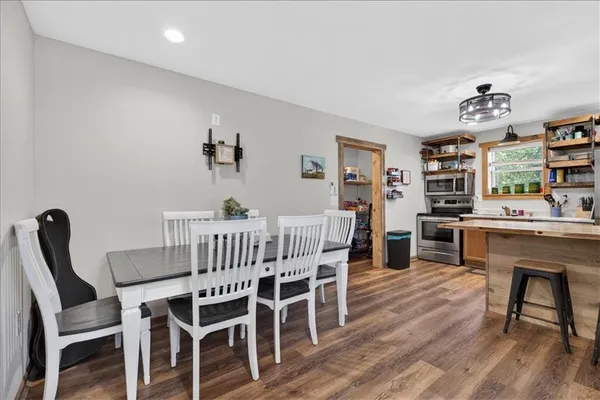 $250,000 | 105 West 4th Street, Creighton, MO 64739