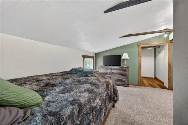 $250,000 | 105 West 4th Street, Creighton, MO 64739