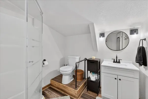 $250,000 | 105 West 4th Street, Creighton, MO 64739