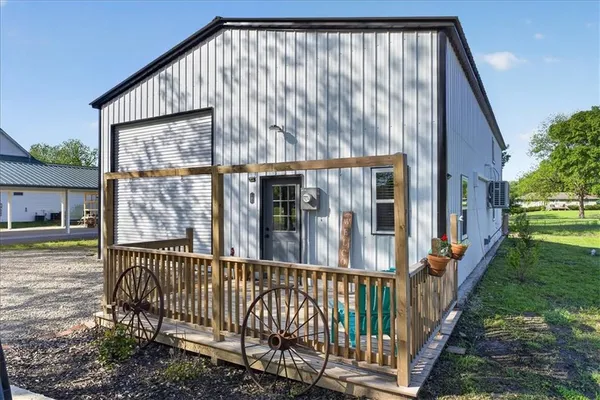 $250,000 | 105 West 4th Street, Creighton, MO 64739