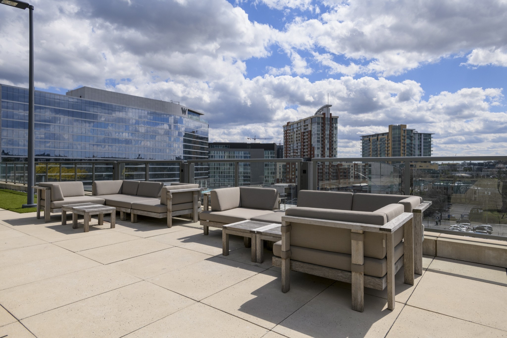 1212 Laurel Street, Unit 1815 Nashville, TN 37203 - Photo 30 of 42 a terrace view with sitting space