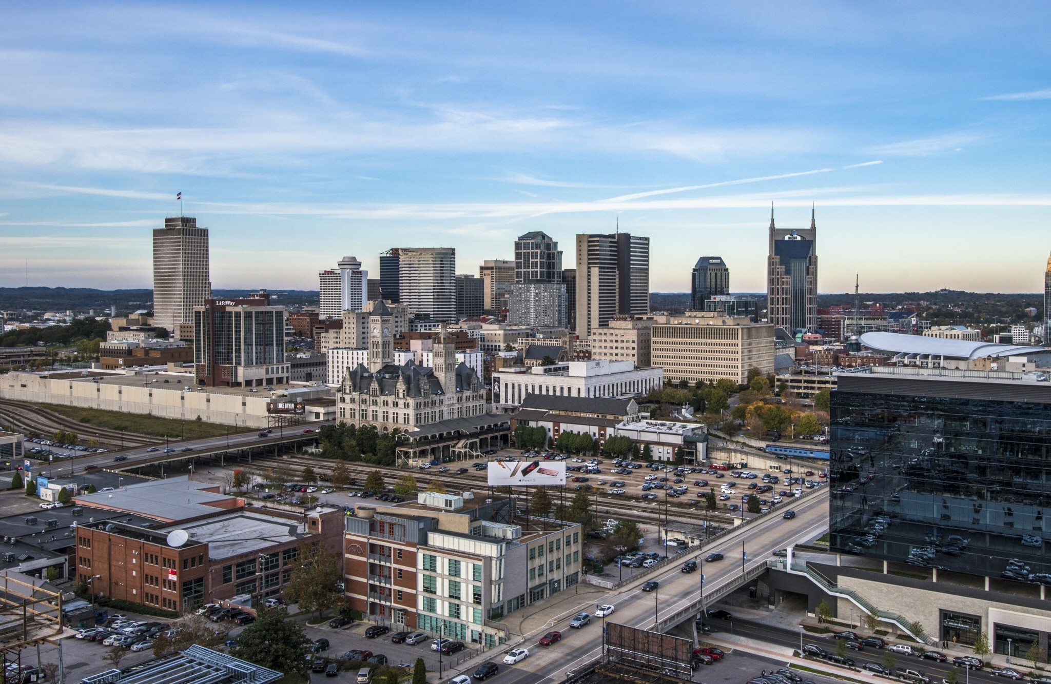 1212 Laurel Street, Unit 1815 Nashville, TN 37203 - Photo 33 of 42 a picture of city view