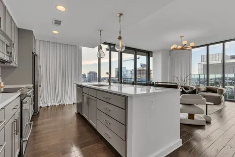 $899,900 | 1212 Laurel Street, Unit 1815, Nashville, TN 37203