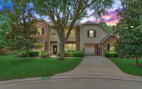 $809,500 | 2500 Eagle Post Drive, Conroe, TX 77304