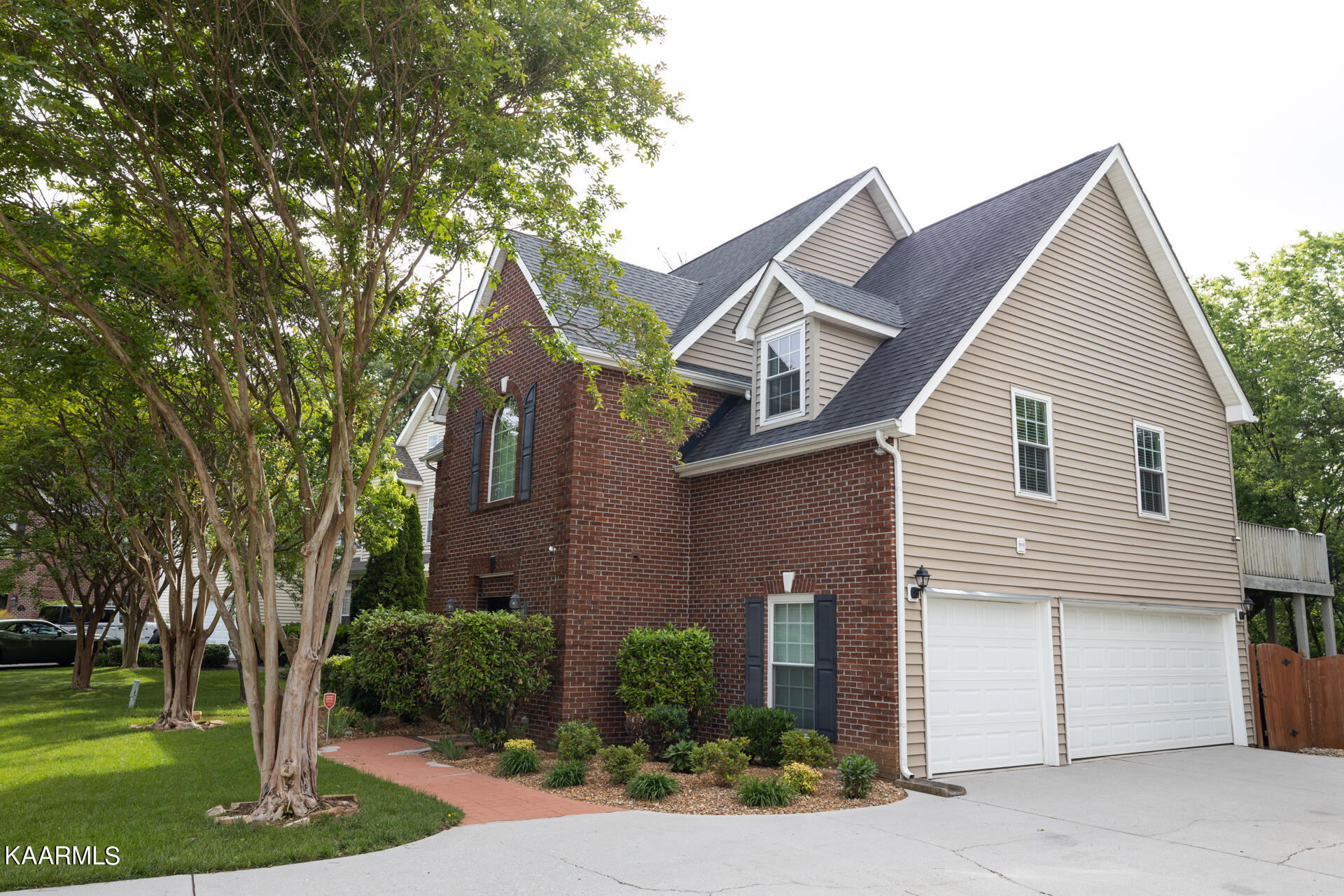 834 Tully Road Knoxville, TN 37919 - Photo 3 of 29 Tully-003