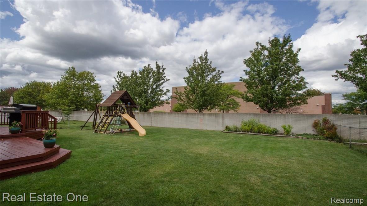 43582 Stuart Court Canton, MI 48187 - Photo 40 of 41 5_38.jpg