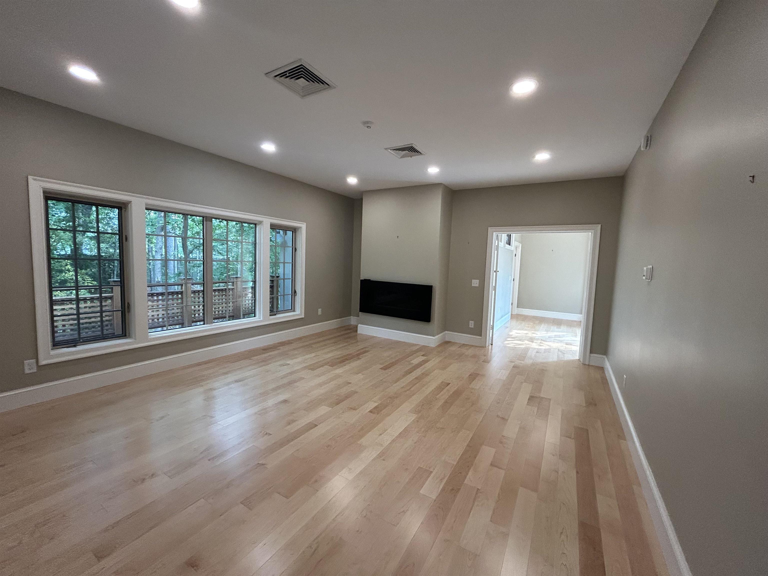 81 Front Street, Unit 6 Exeter, NH 03833 - Photo 5 of 32