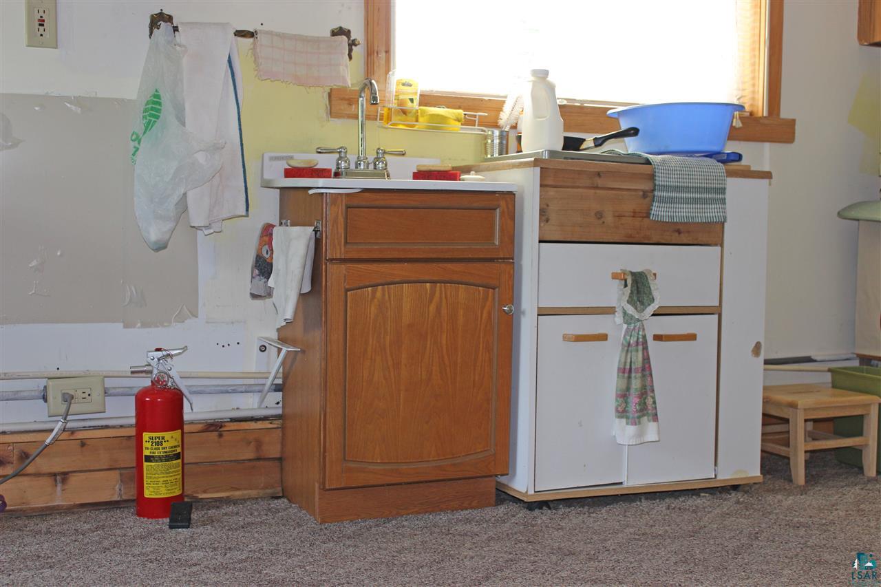 240 East St Louis River Road Duluth, MN 55810 - Photo 8 of 20 Stove Top and Sink