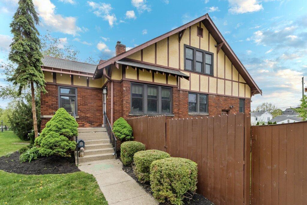 235 Acton Road Columbus, OH 43214 - Photo 4 of 50 235 Acton Road-20.jpg-SMALL