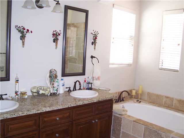 17235 Rising Dale Way Ramona, CA 92065 - Photo 12 of 20 Gallery Image 12