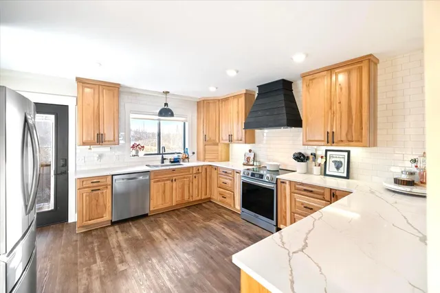 $769,900 | 36318 Lakeland Road, Sturgeon Lake, MN 55783