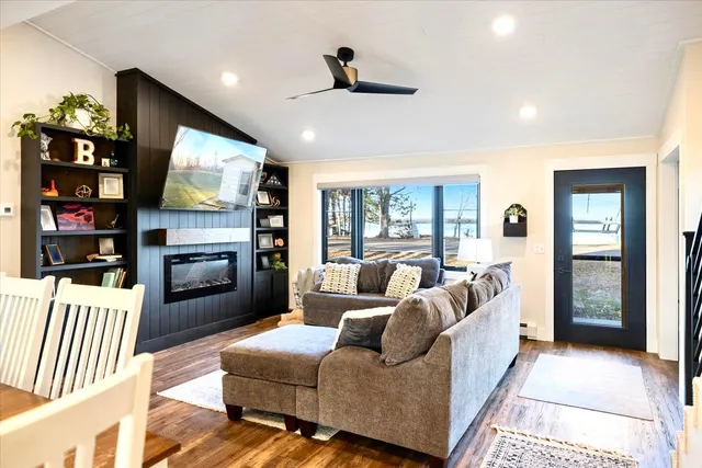 $769,900 | 36318 Lakeland Road, Sturgeon Lake, MN 55783