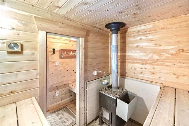 $769,900 | 36318 Lakeland Road, Sturgeon Lake, MN 55783